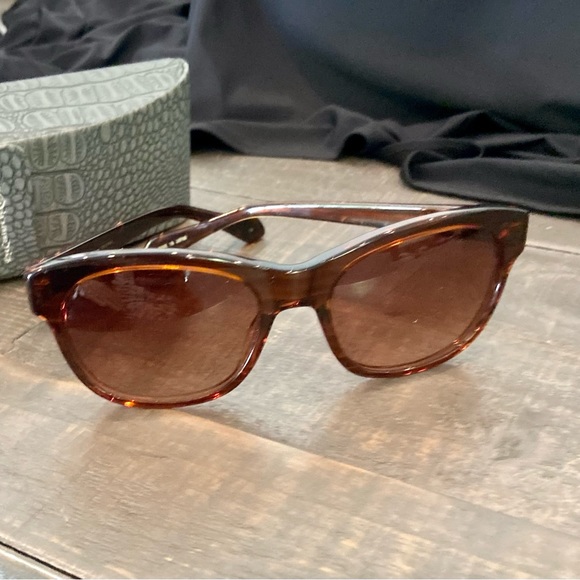 Sama Eyewear x Lorre Rodkin Couture Collection sunglasses w case. As new - Picture 3 of 16